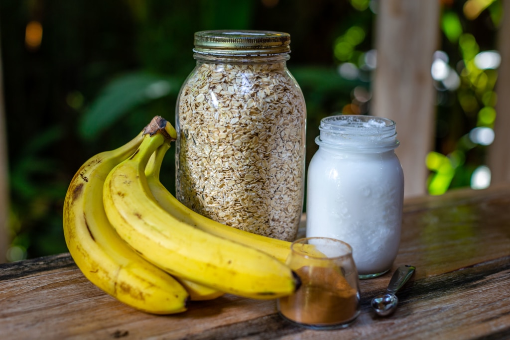 Oatmeal with Almond Milk Ingredients