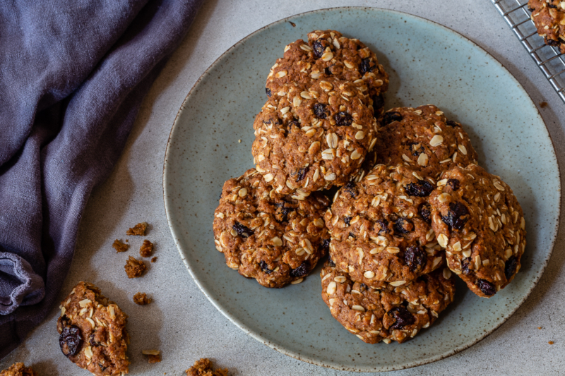 Oatmeal Raisin Cookies Easy - A Kind Spoon